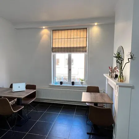 Alojamento de Acomodação e Pequeno-almoço Ura Center